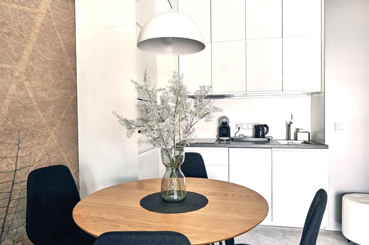Mennica Residence Suite Apartments Varsovie Extérieur photo